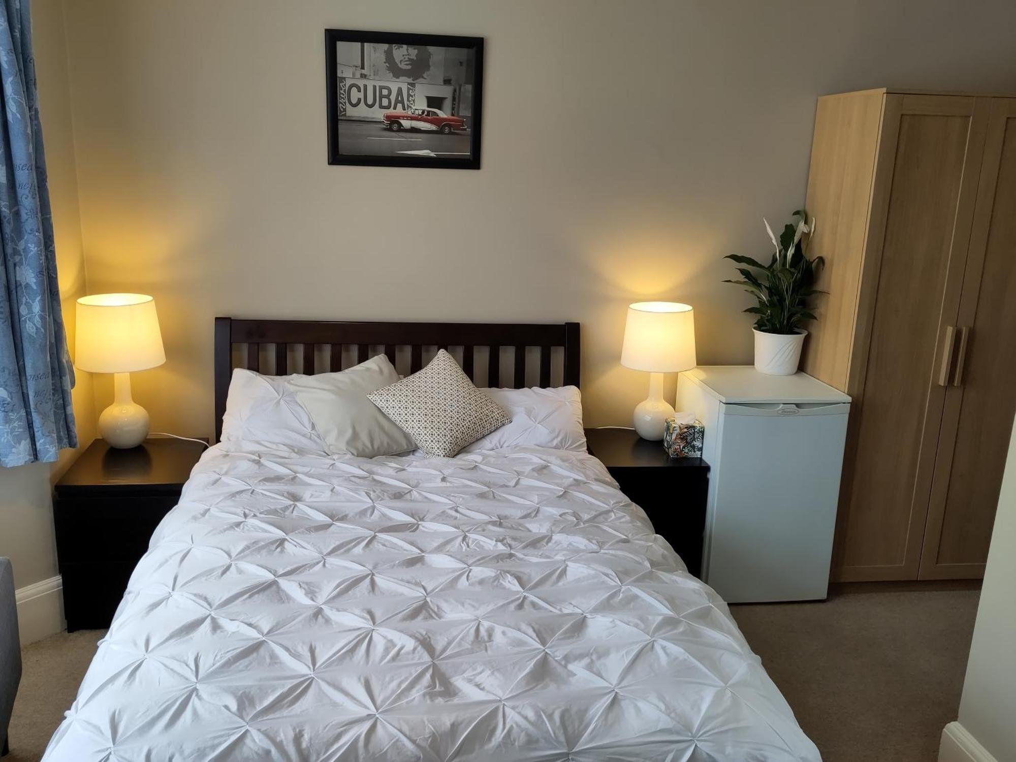 Amherst Guesthouse Reading Bagian luar foto