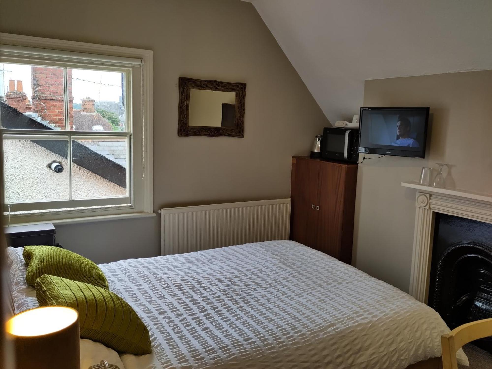 Amherst Guesthouse Reading Bagian luar foto