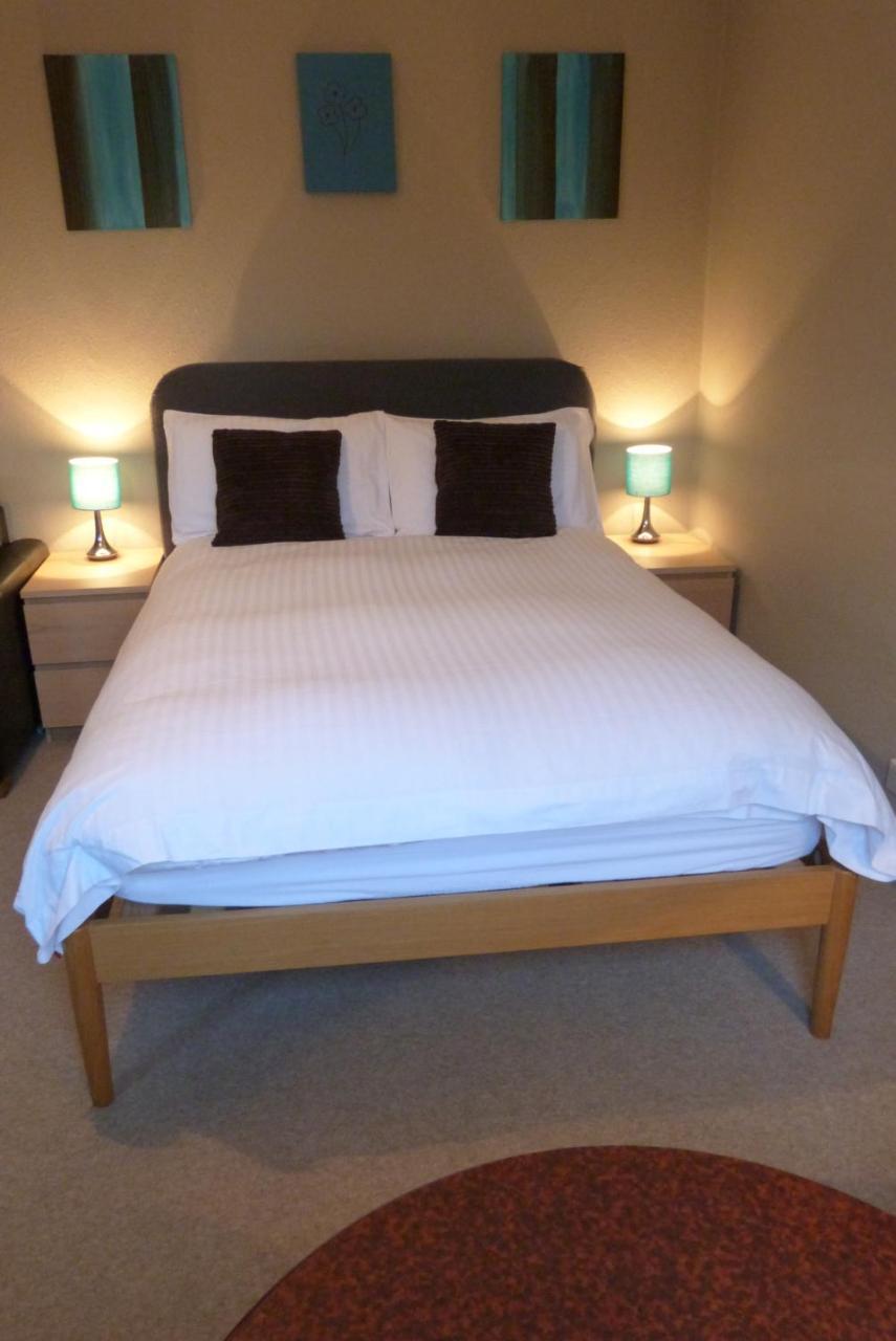 Amherst Guesthouse Reading Bagian luar foto