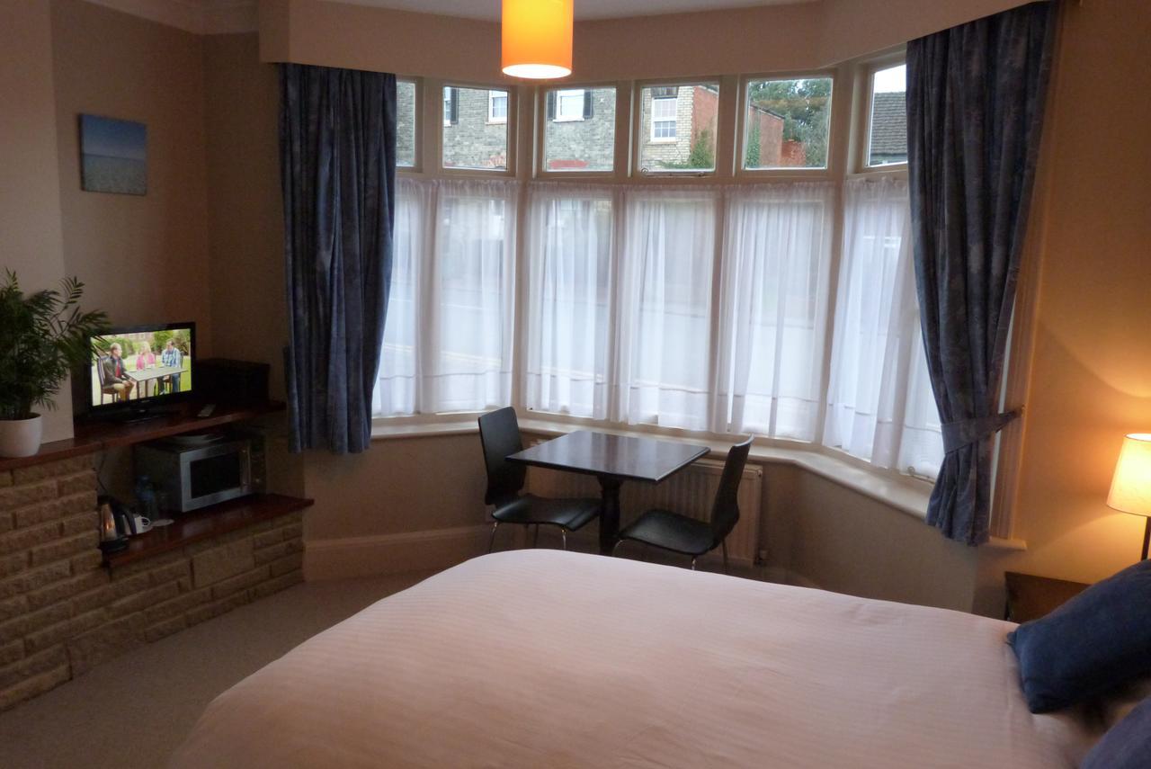 Amherst Guesthouse Reading Bagian luar foto